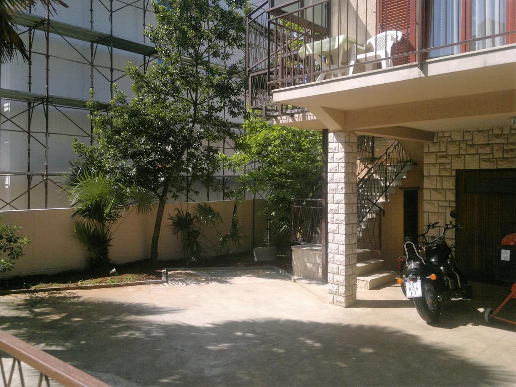 Lino Apartments Ровинь Экстерьер фото